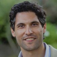 Dr. Ricardo Carbas  